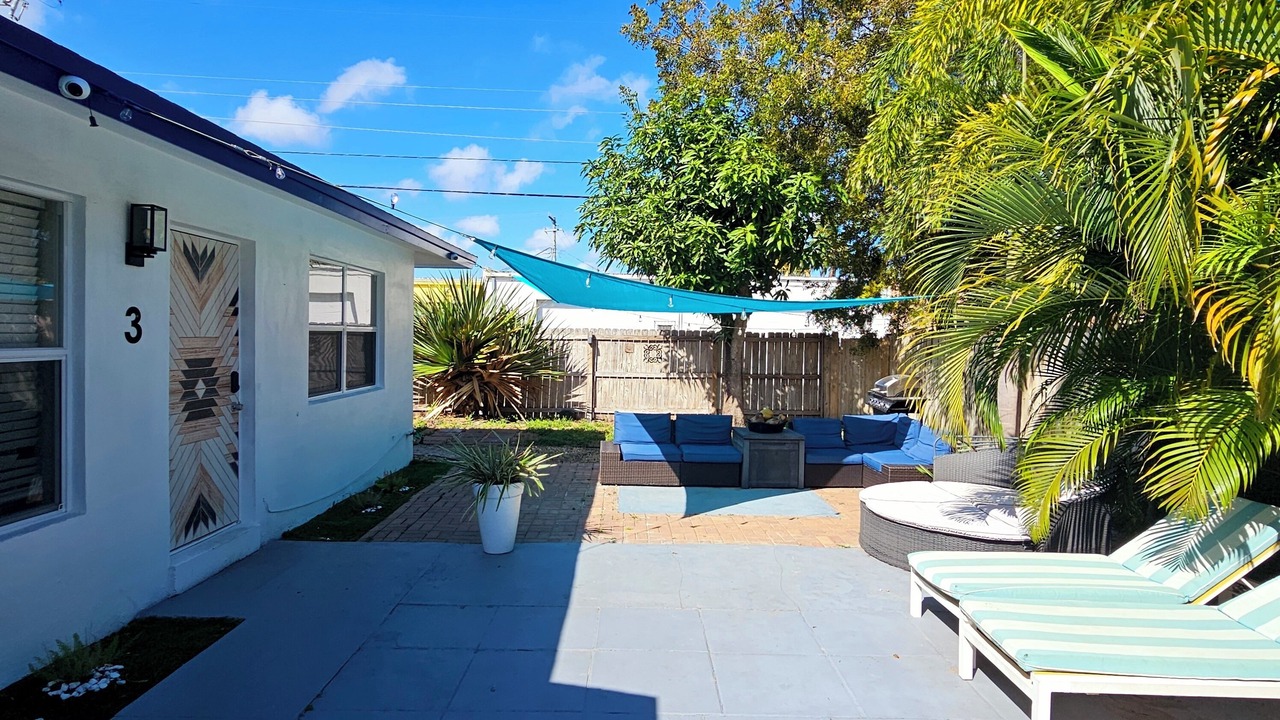 Photo of Patio Balcony in Central Oakland Park