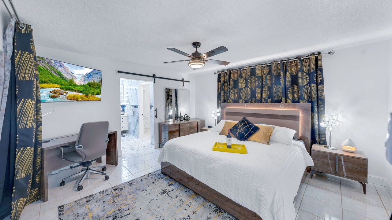 Photo of Bedroom in Miramar
