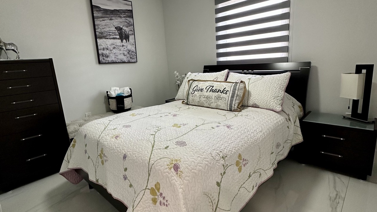 Photo of Bedroom in Hialeah