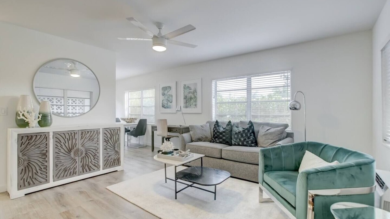 Photo of Livingroom in Middle River Terrace
