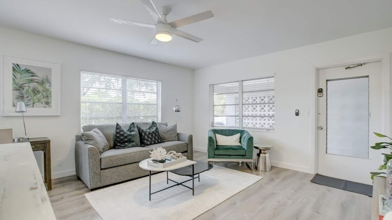 Photo of Livingroom in Middle River Terrace