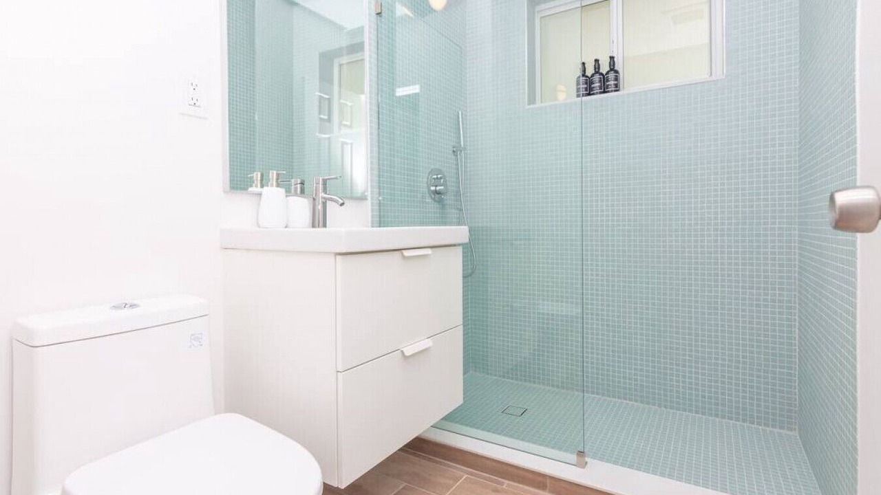 Photo of Bathroom in El Portal