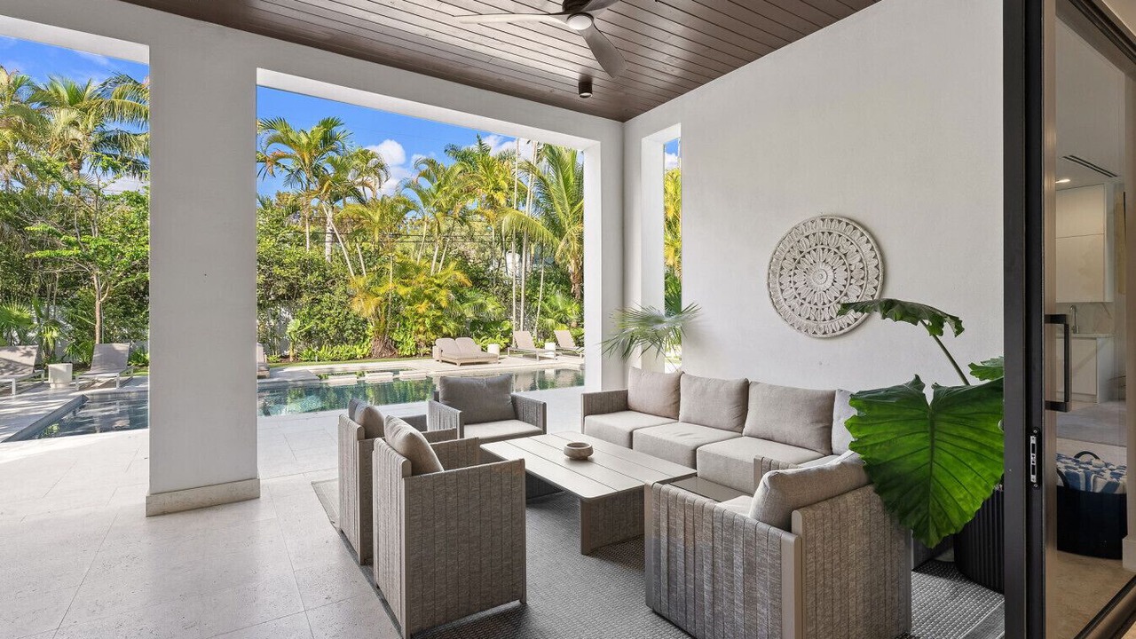 Photo of Patio Balcony in Country Club Section