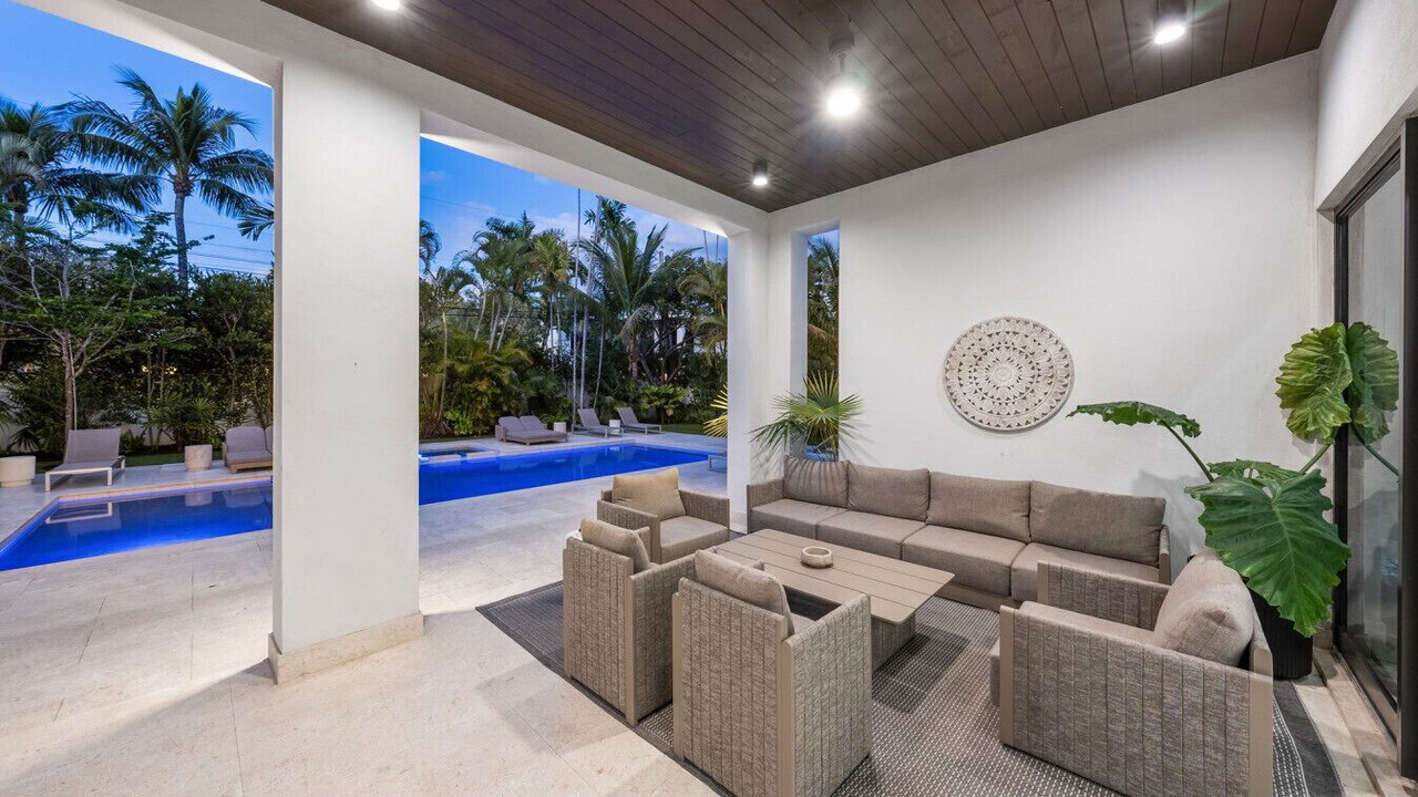 Photo of Patio Balcony in Country Club Section