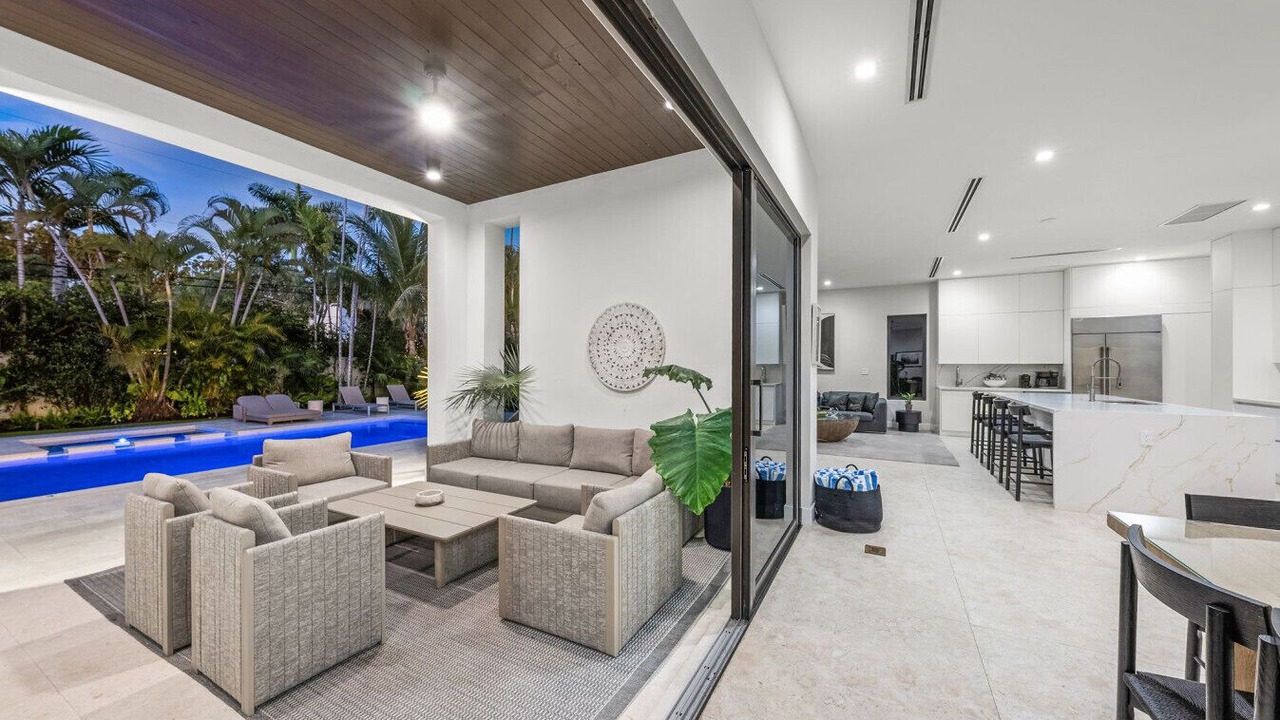 Photo of Livingroom in Country Club Section