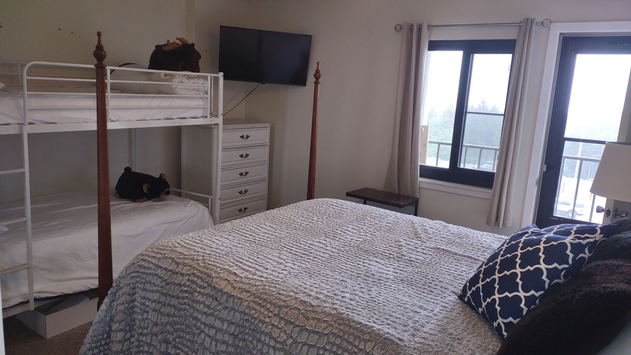 Photo of Bedroom in Snowshoe