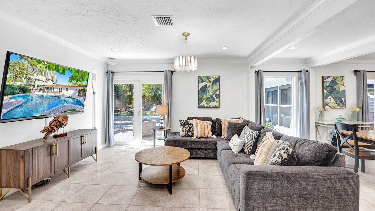 Photo of Livingroom in Lauderdale Beach