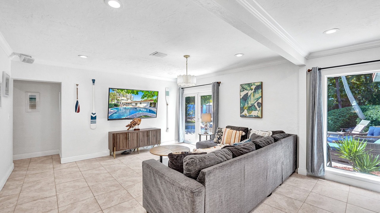 Photo of Livingroom in Lauderdale Beach