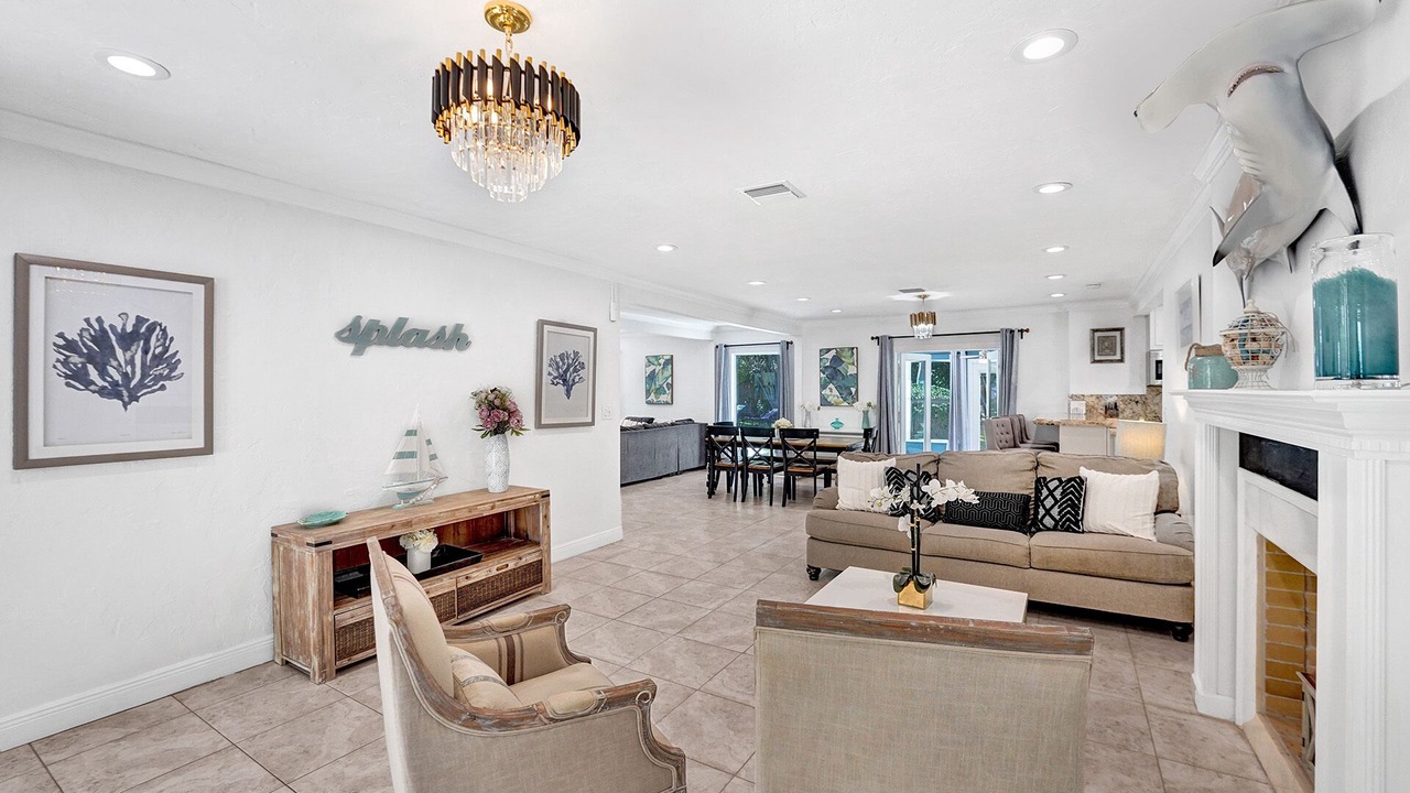 Photo of Livingroom in Lauderdale Beach