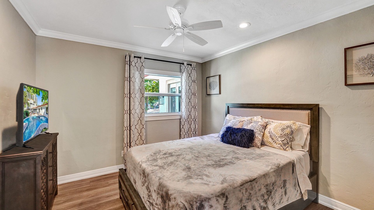 Photo of Bedroom in Lauderdale Beach