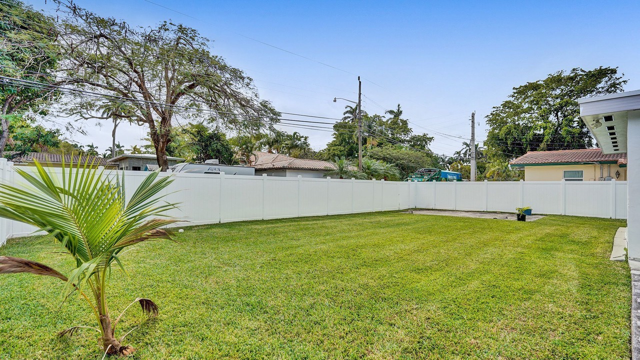 Photo of Outdoor in Hollywood Lakes