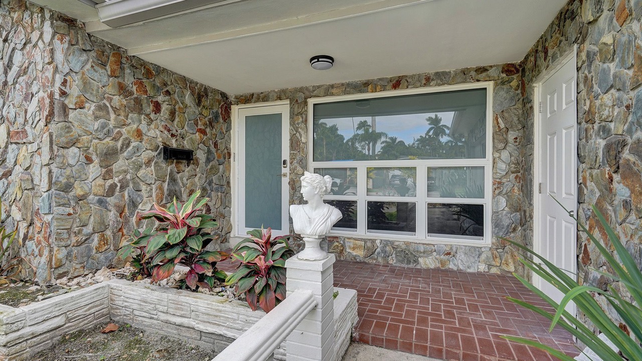 Photo of Outdoor in Hollywood Lakes
