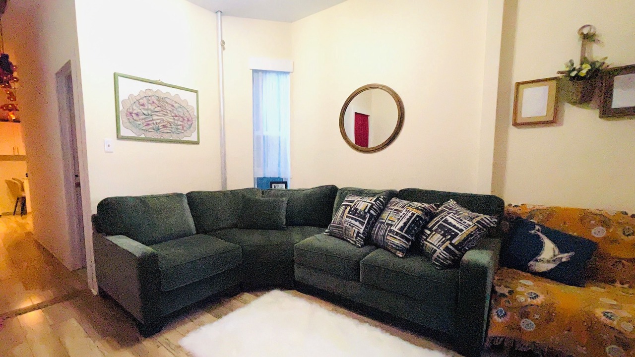 Photo of Livingroom in Manhattan Valley