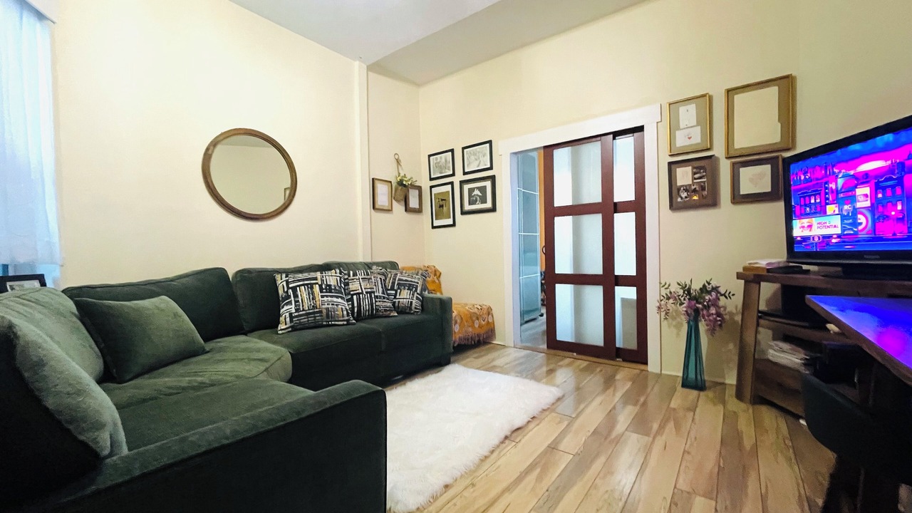 Photo of Livingroom in Manhattan Valley