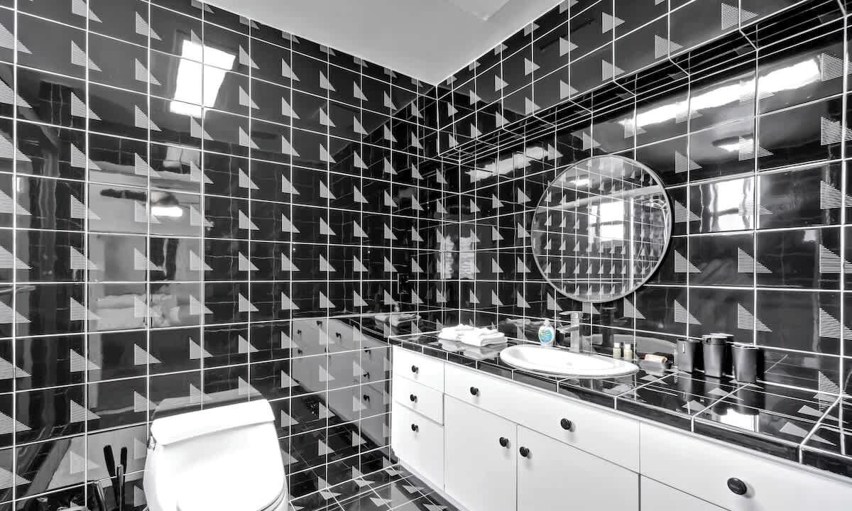 Photo of Bathroom in Driftwood
