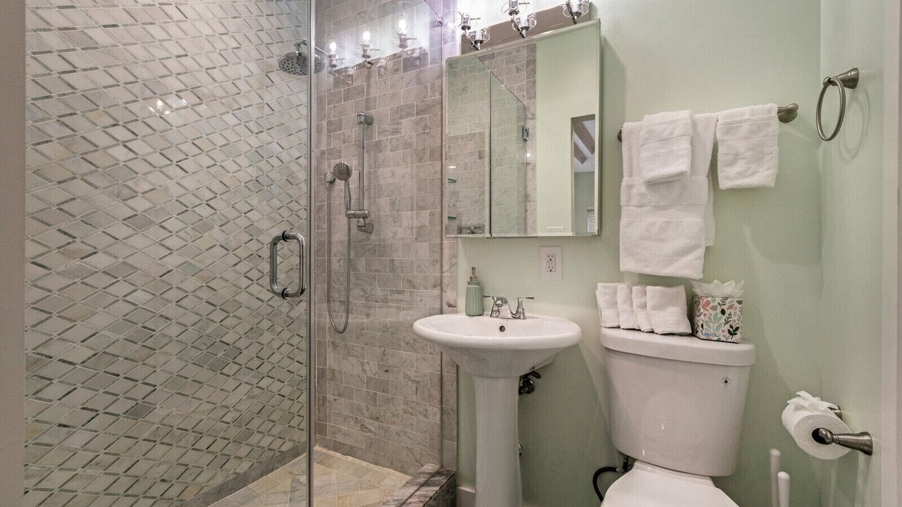Photo of Bathroom in Highland Garden