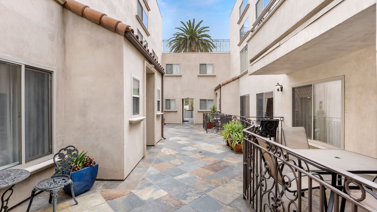 Photo of Outdoor in North Hollywood