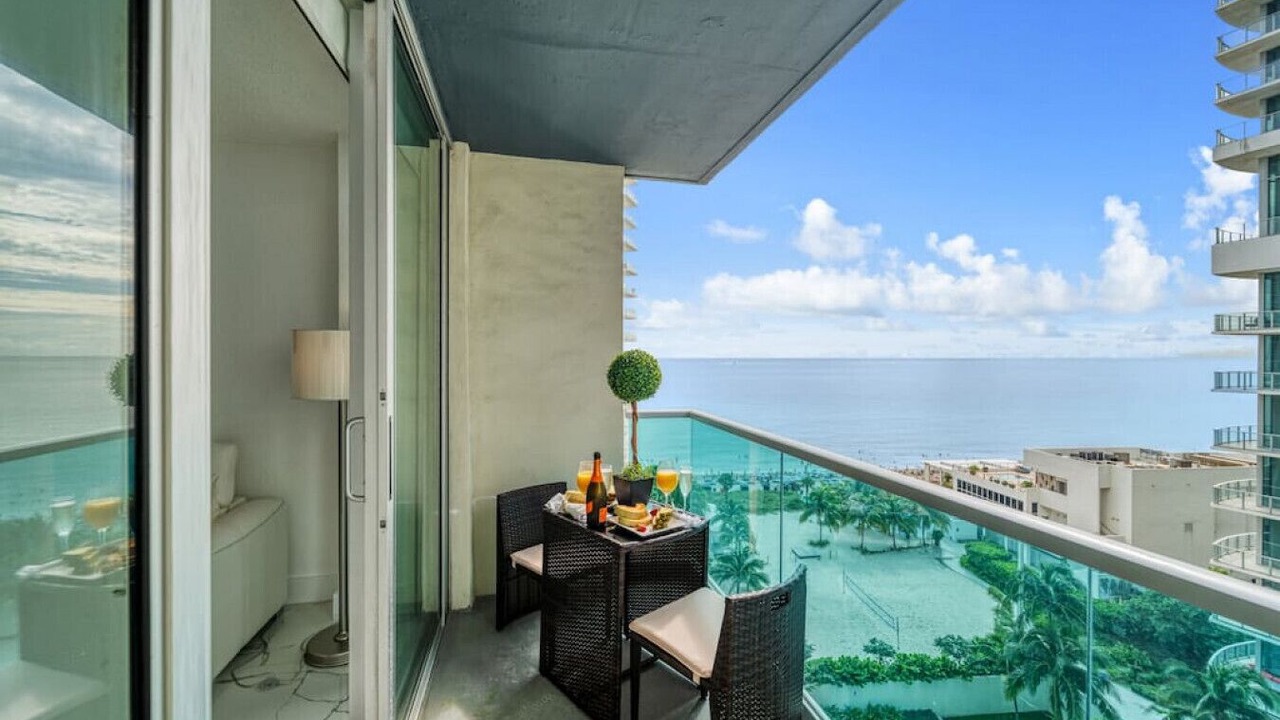 Photo of Patio Balcony in Hollywood South Central Beach