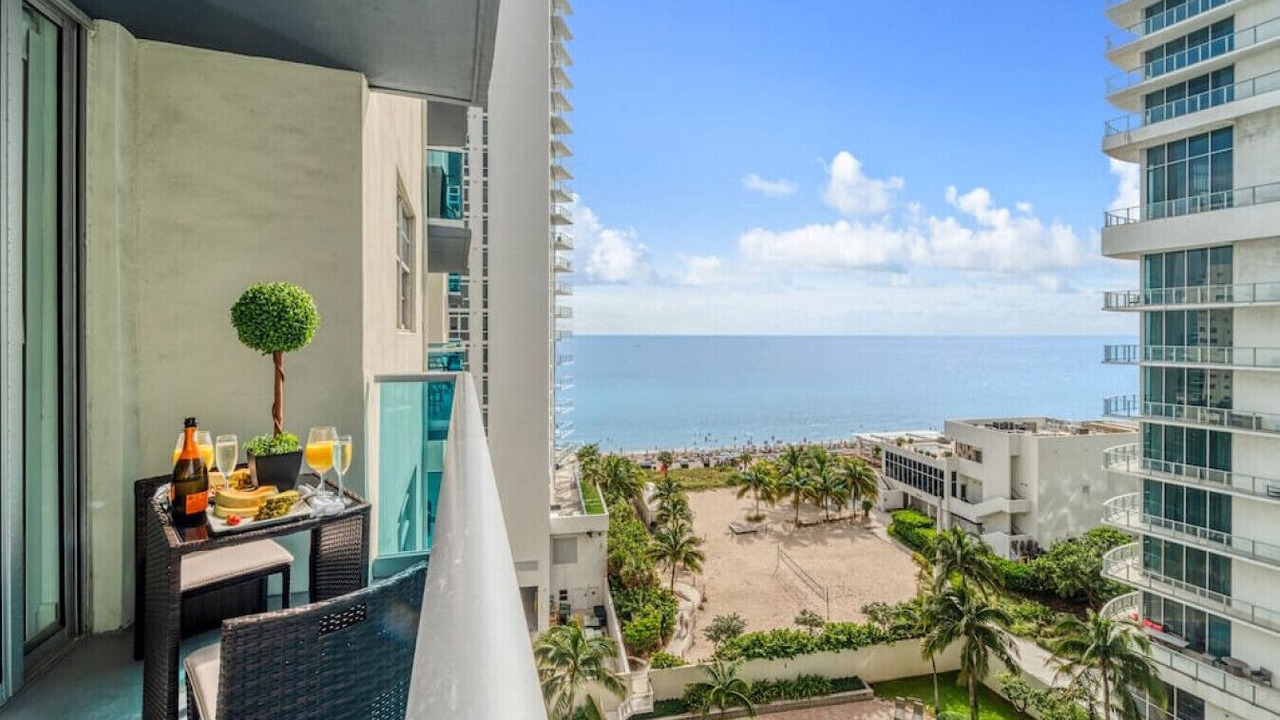 Photo of Patio Balcony in Hollywood South Central Beach