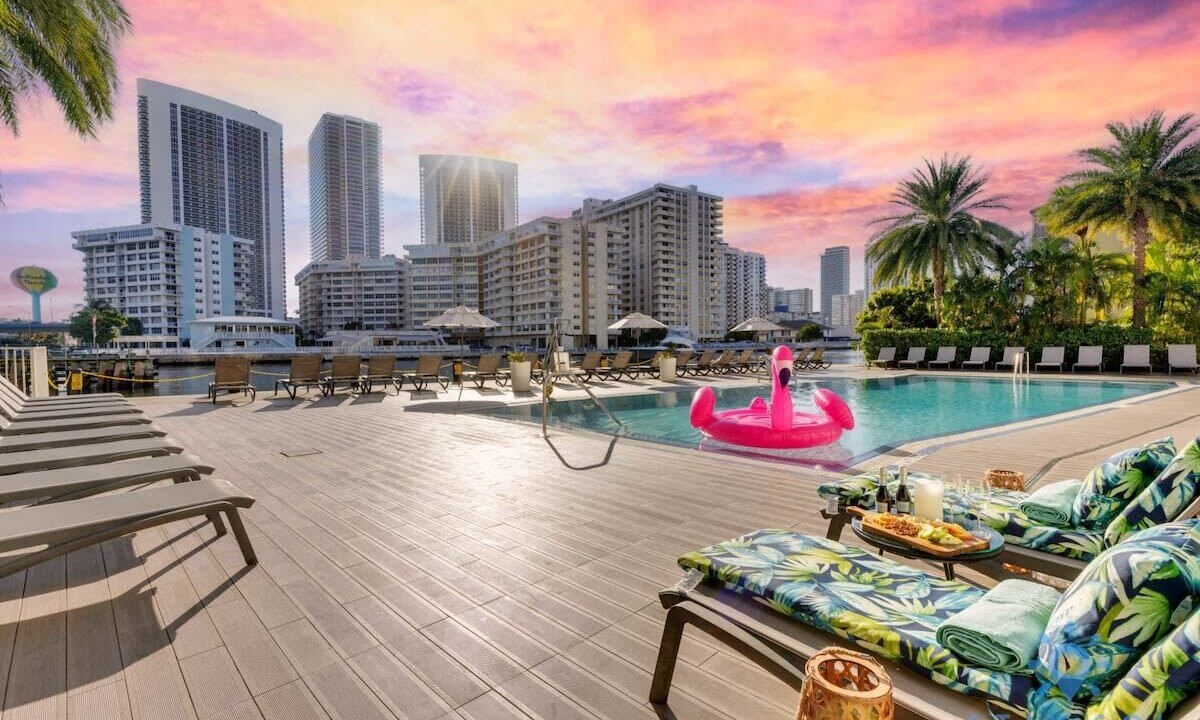 Photo of Outdoor in Hallandale Beach