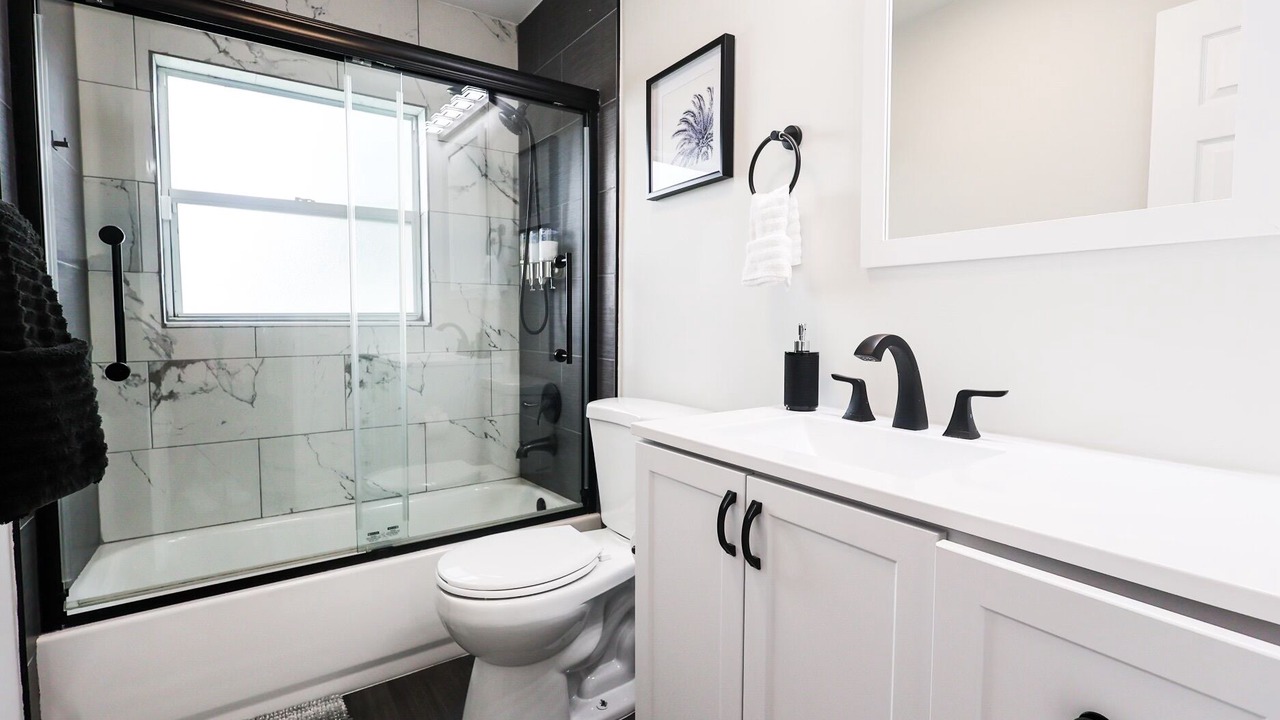 Photo of Bathroom in Sandalfoot Cove