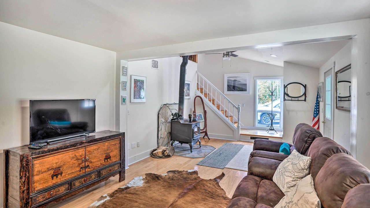 Photo of Livingroom in Edgewood