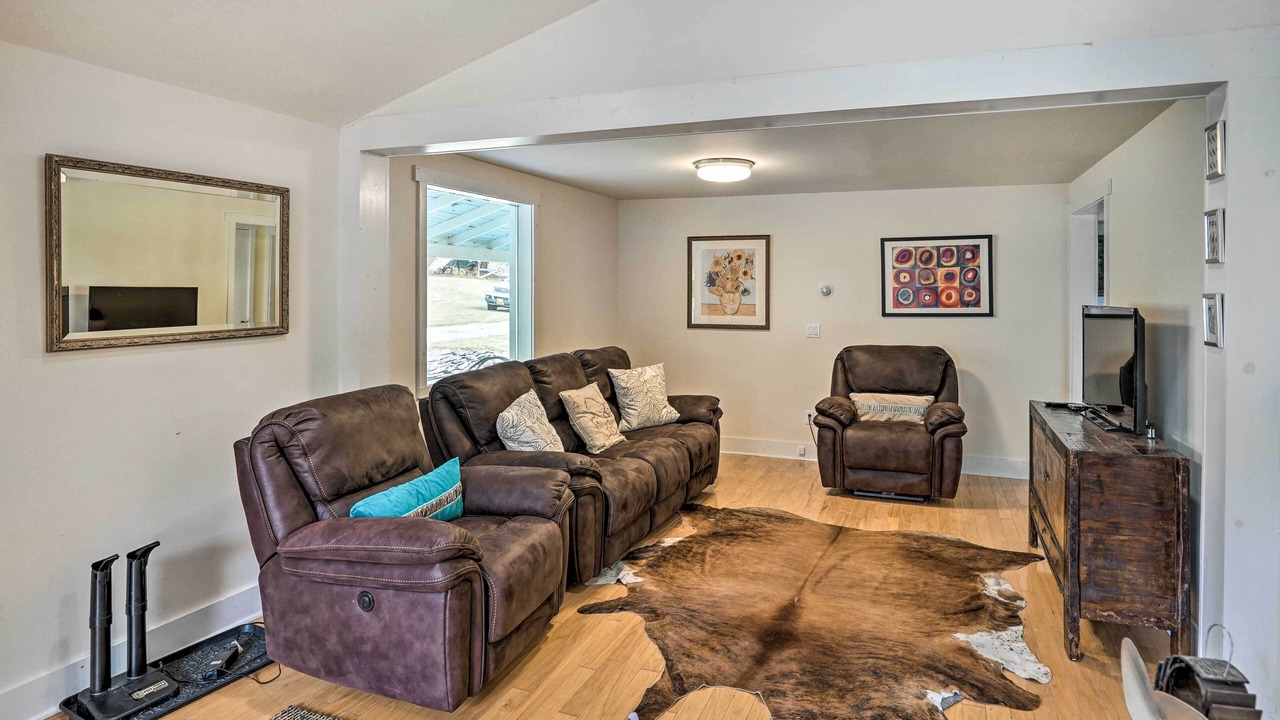 Photo of Livingroom in Edgewood