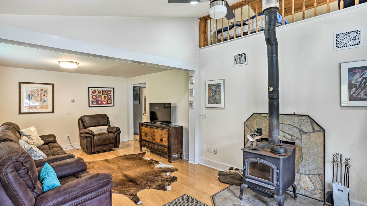 Photo of Livingroom in Edgewood