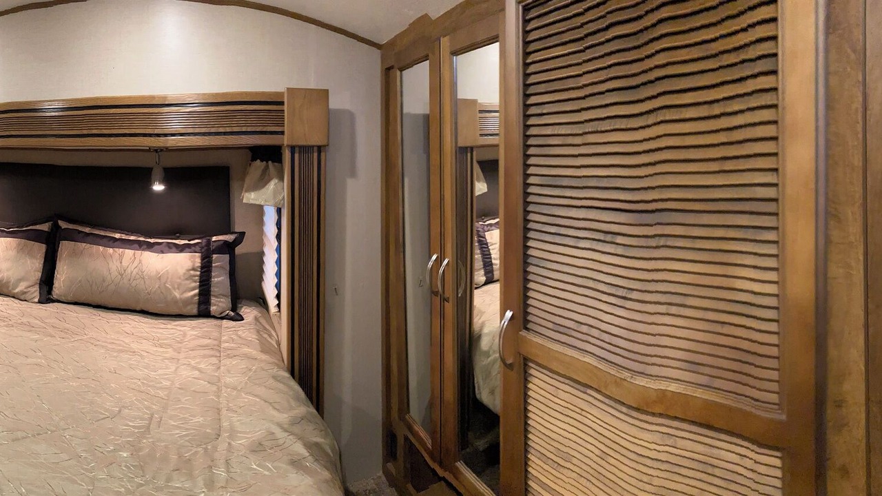 Photo of Bedroom in River Oaks