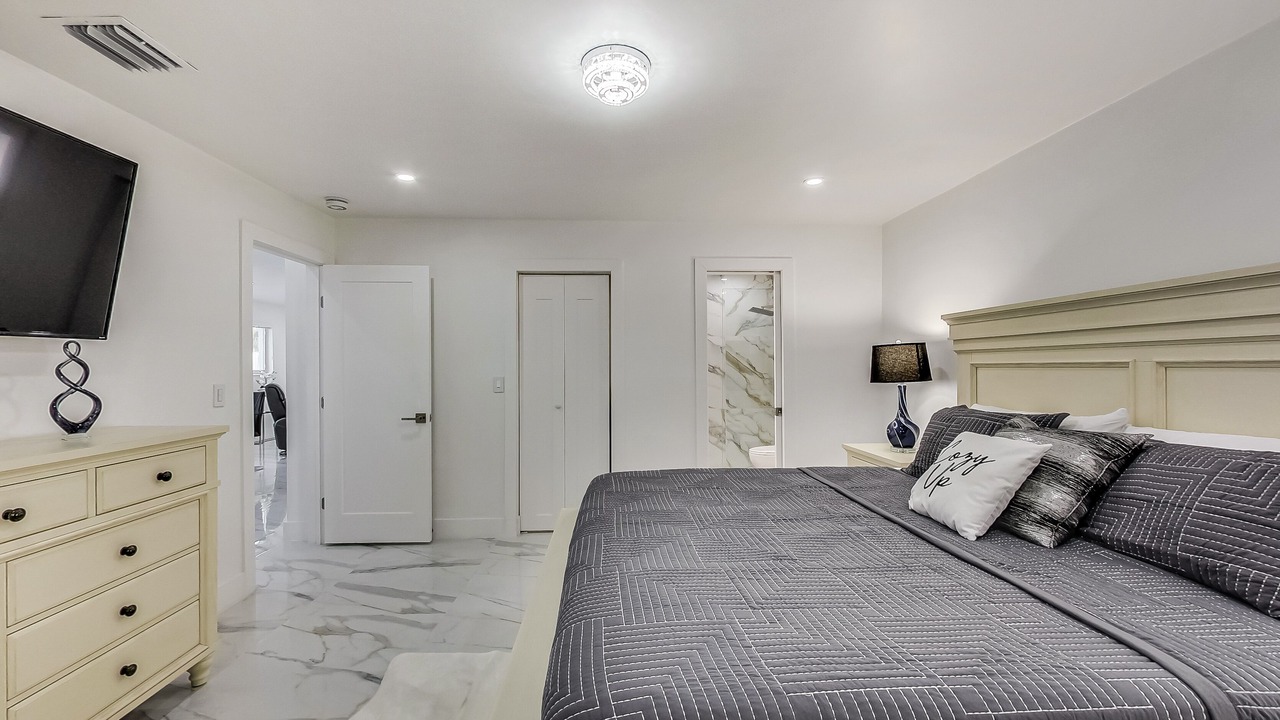 Photo of Bedroom in Hialeah