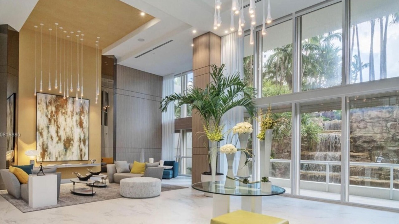 Photo of Others in Aventura