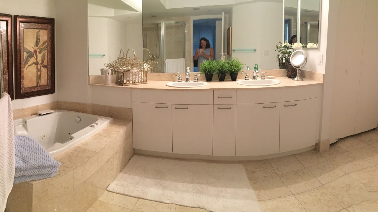 Photo of Bathroom in Aventura