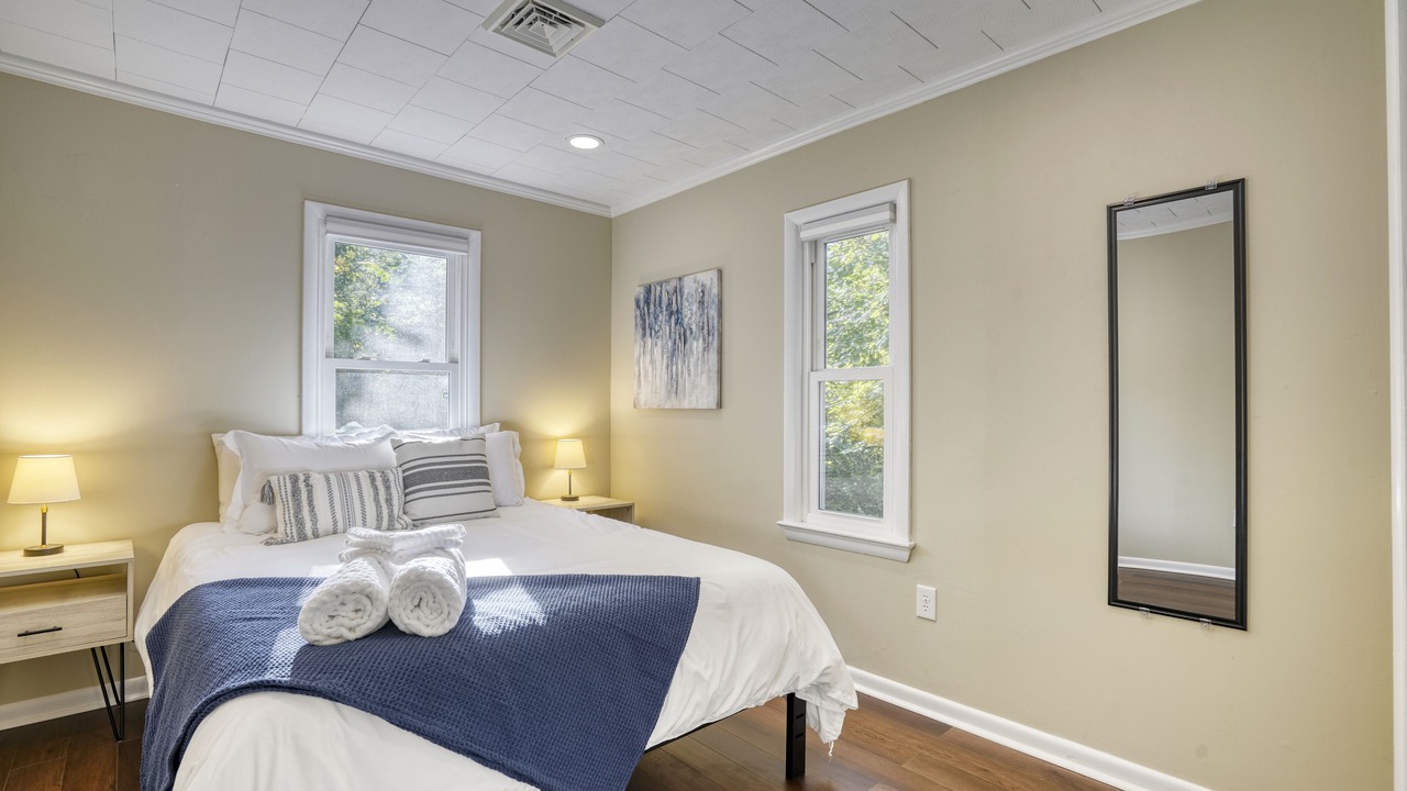 Photo of Bedroom in Queen Anne