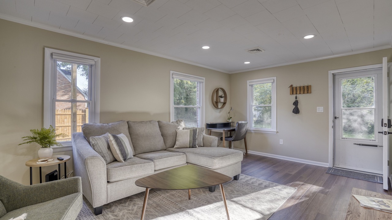 Photo of Livingroom in Queen Anne