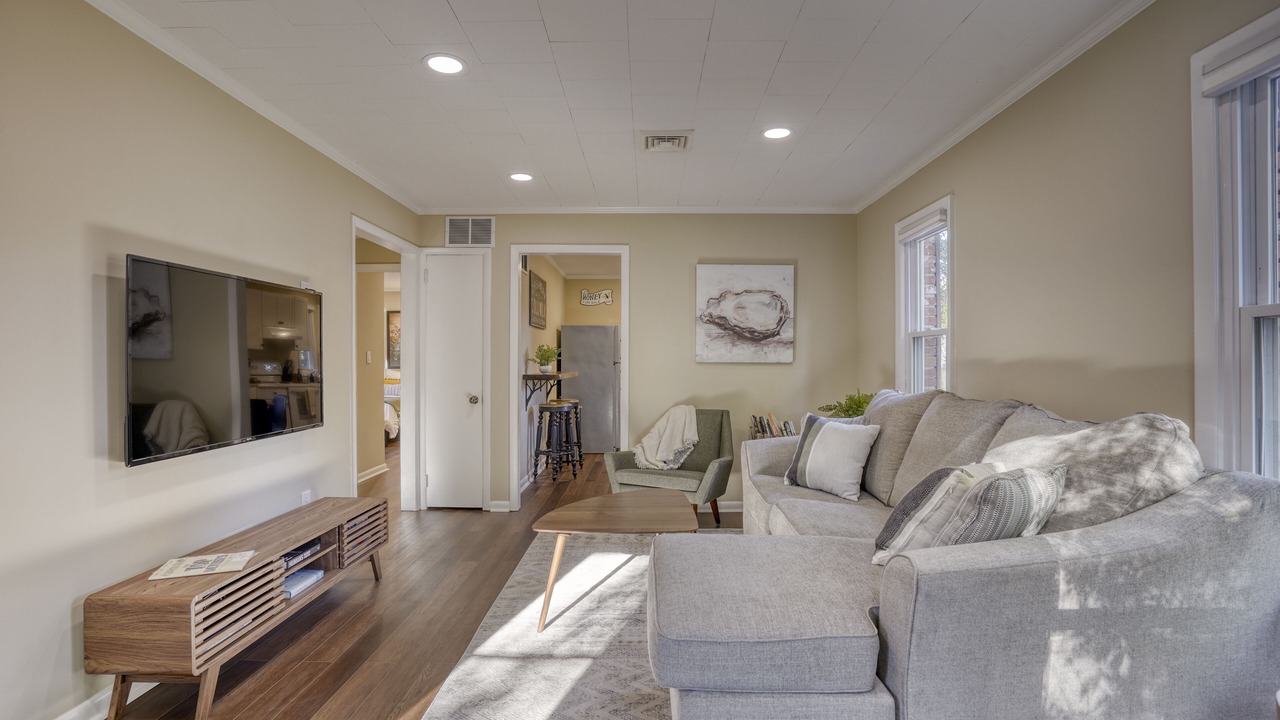 Photo of Livingroom in Queen Anne