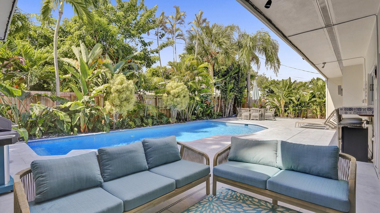 Photo of Patio Balcony in 17th Street Causeway