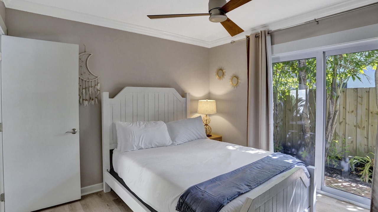 Photo of Bedroom in 17th Street Causeway