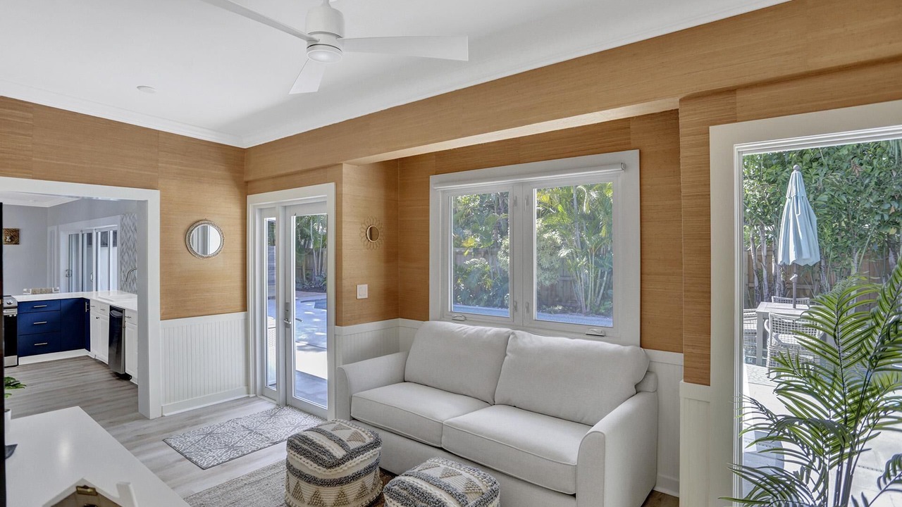Photo of Livingroom in 17th Street Causeway
