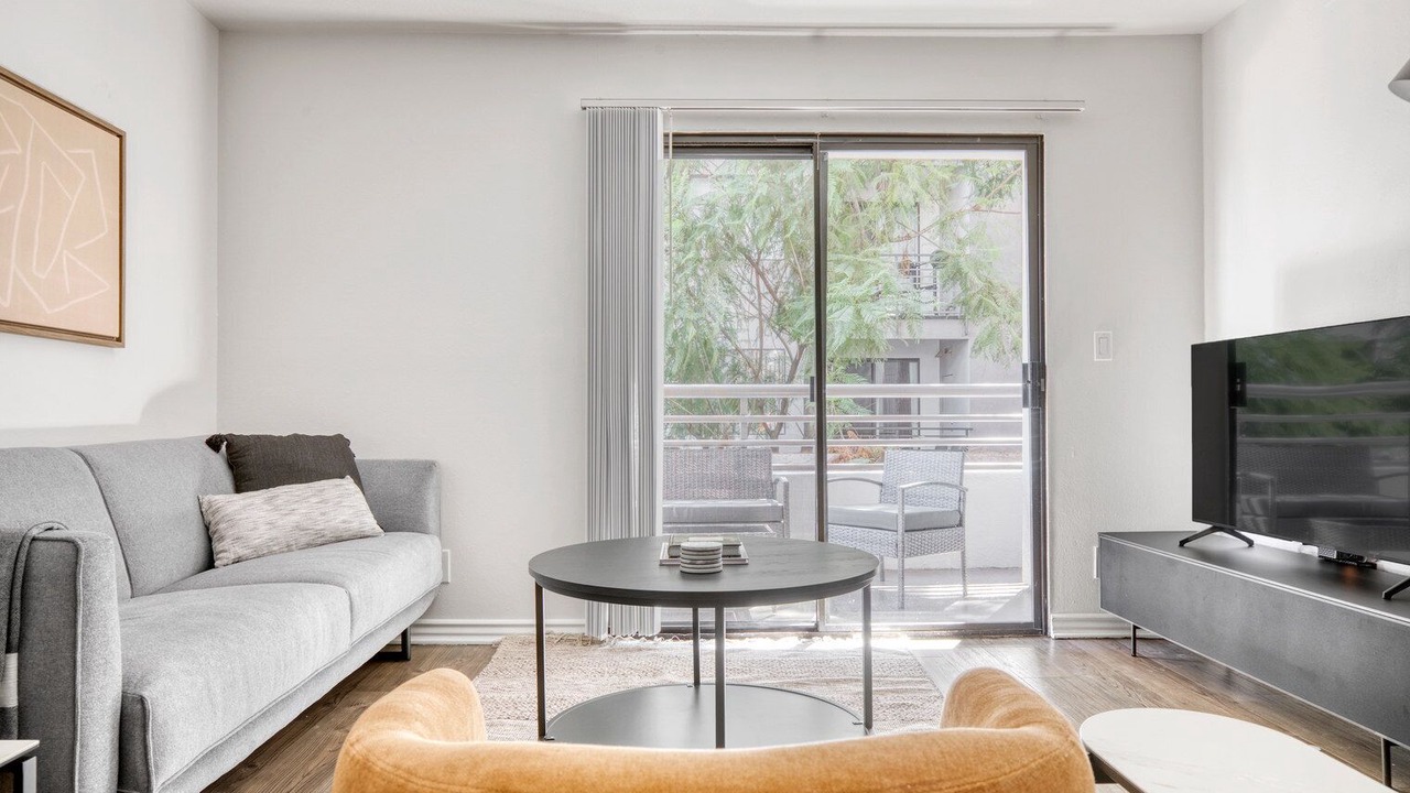 Photo of Livingroom in Studio City