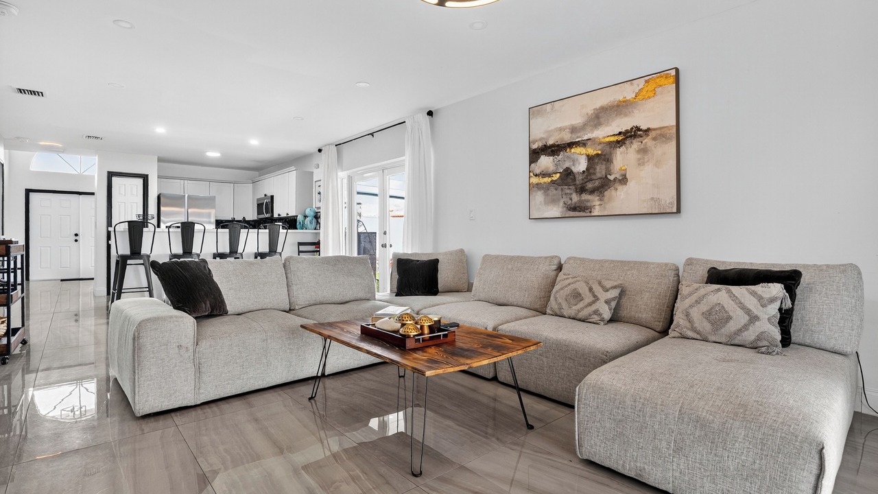 Photo of Livingroom in Miami Gardens