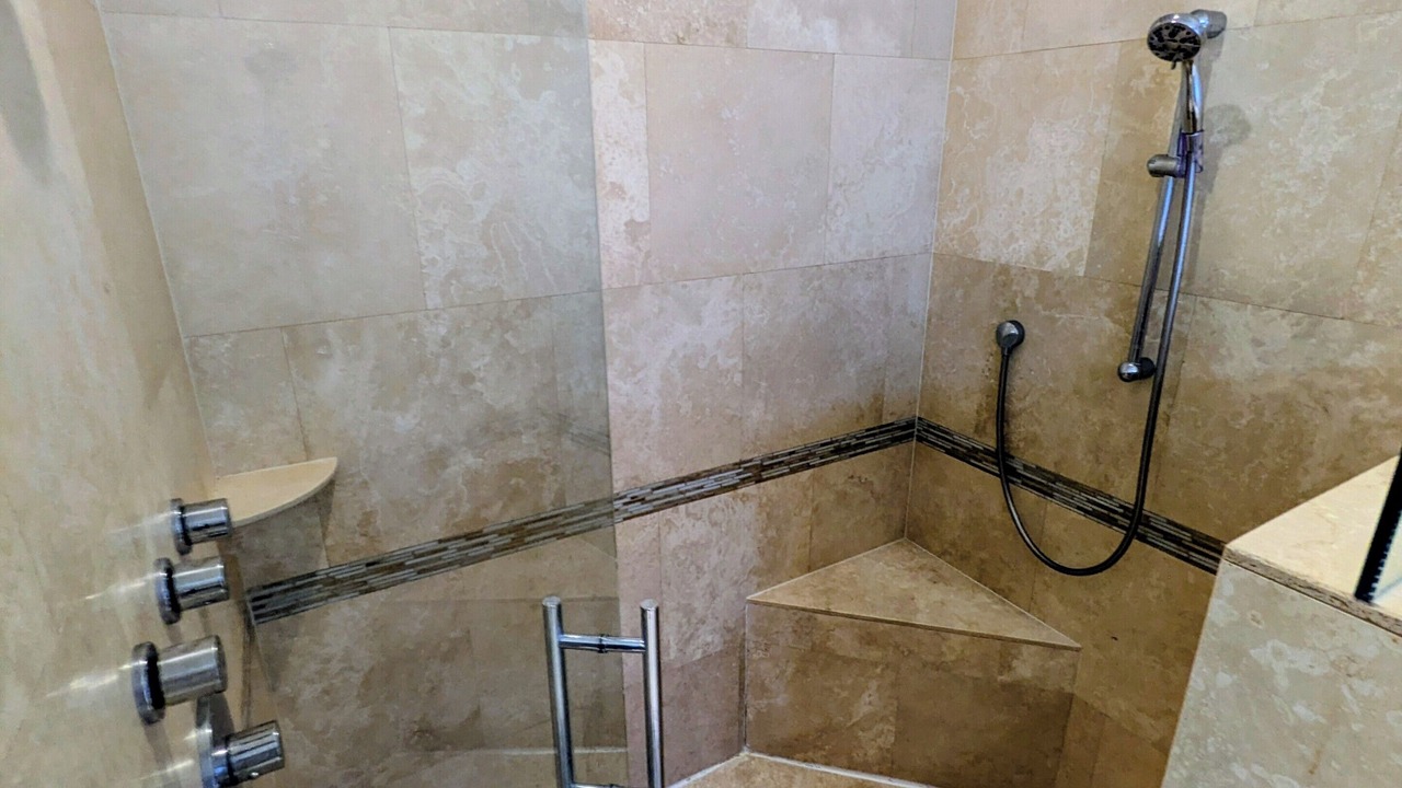 Photo of Bathroom in Poinsettia Heights