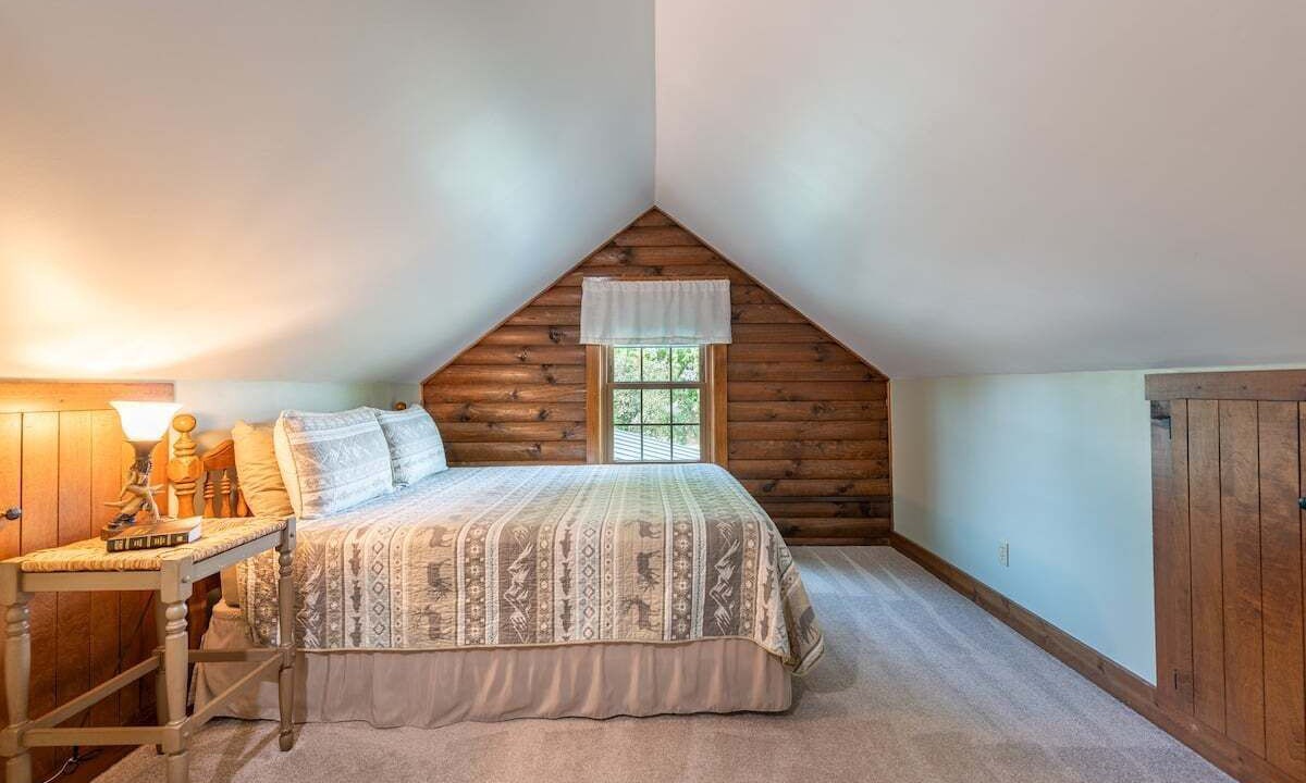 Photo of Bedroom in Millersburg
