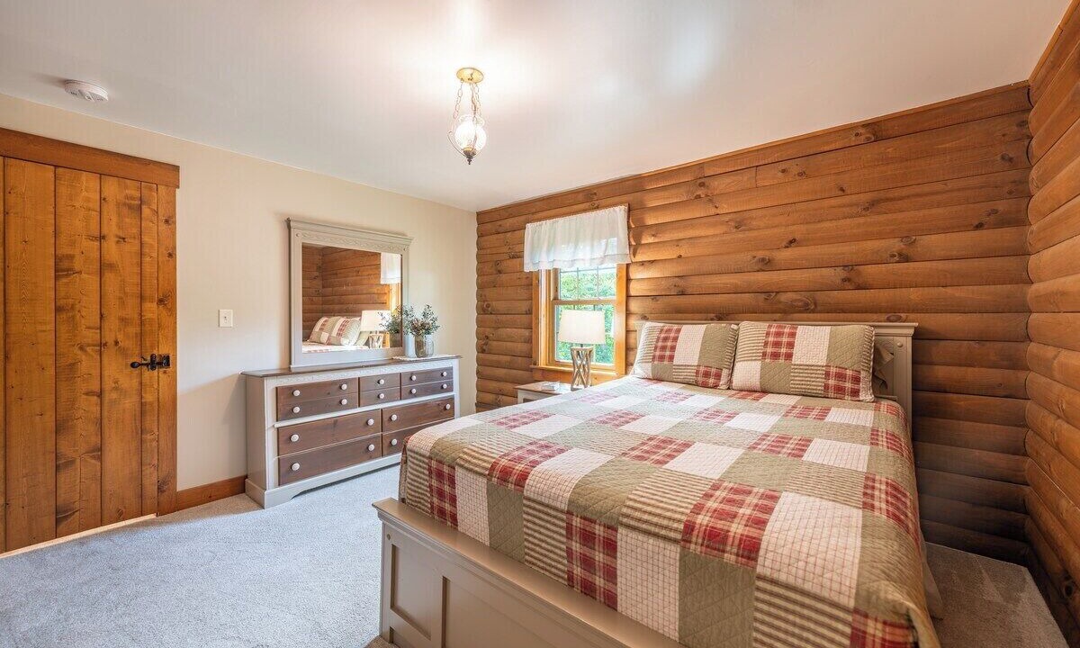 Photo of Bedroom in Millersburg