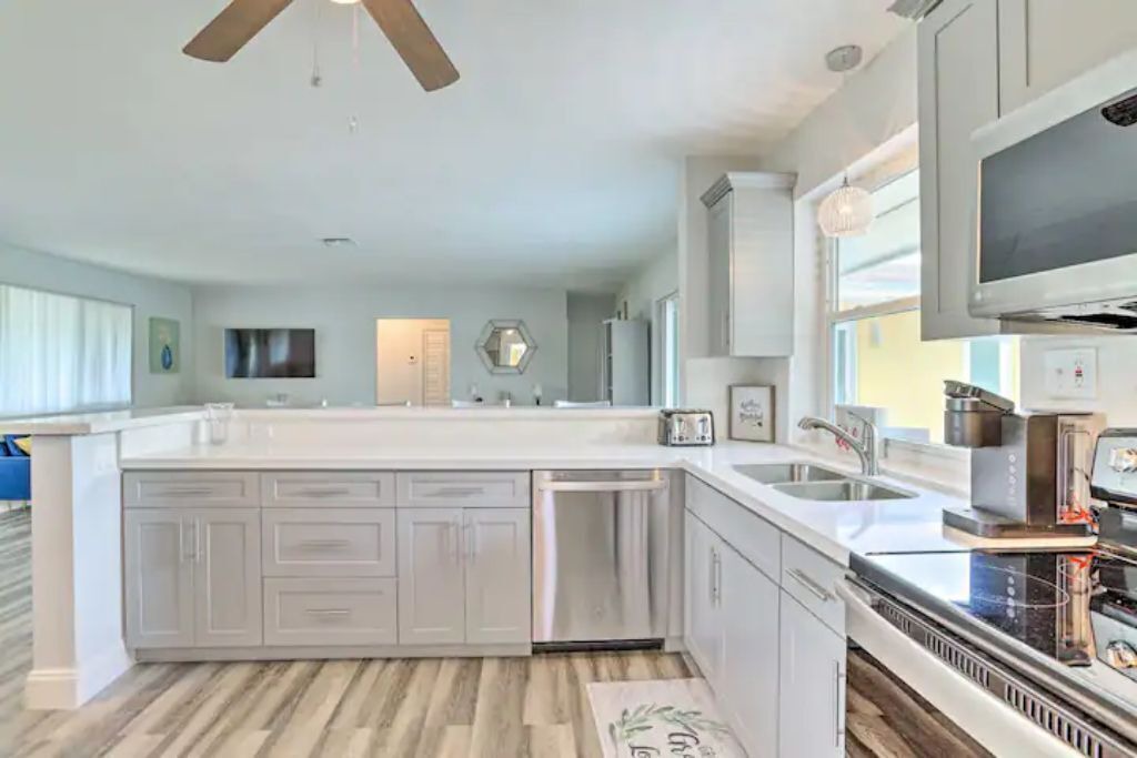 Photo of Kitchen in Golden Glades