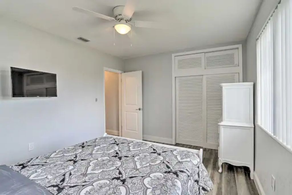 Photo of Bedroom in Golden Glades