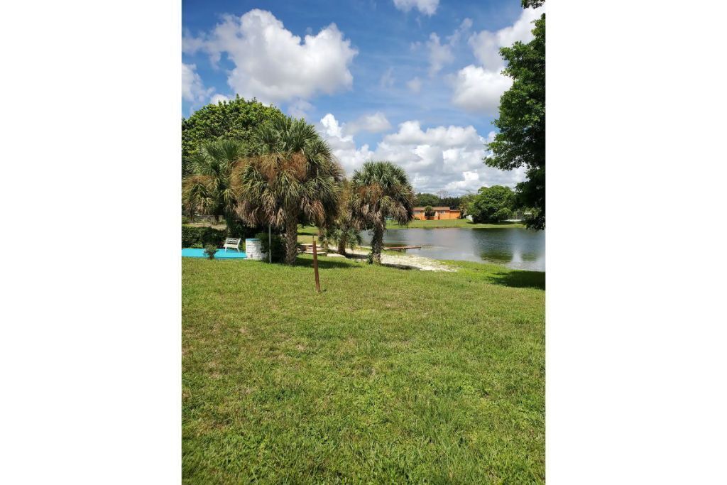 Photo of Outdoor in Golden Glades