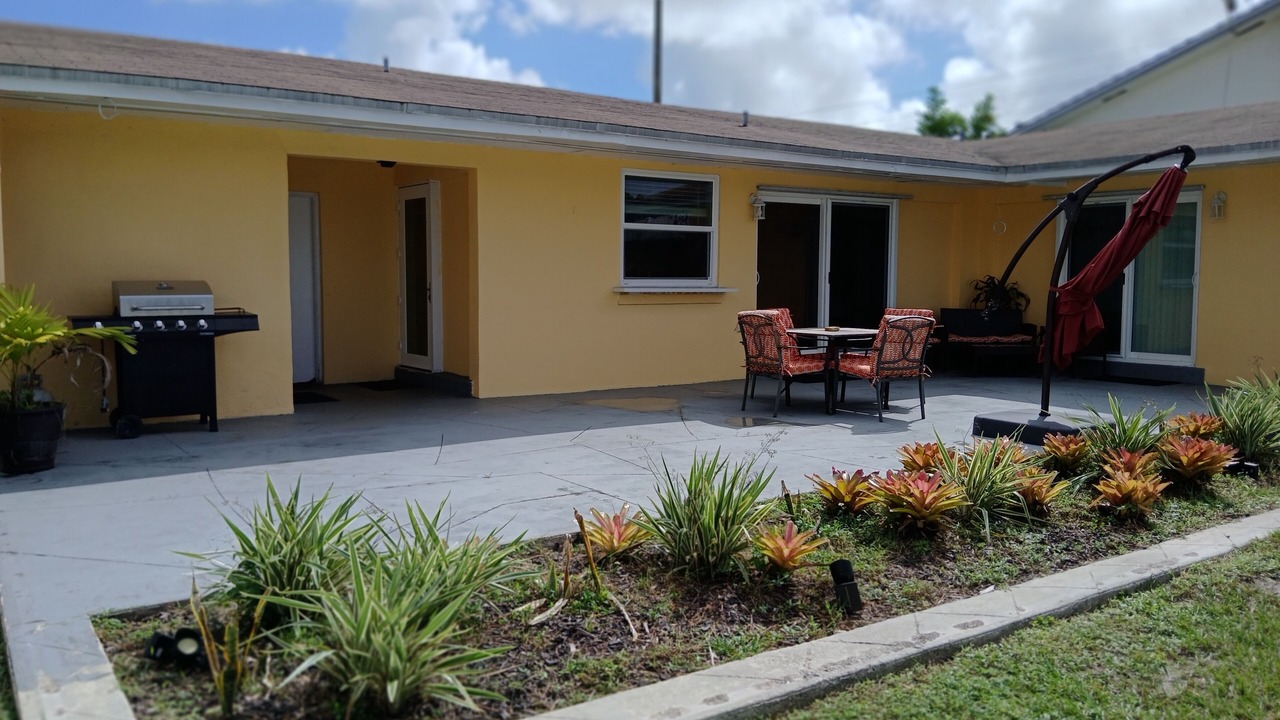 Photo of Outdoor in Golden Glades