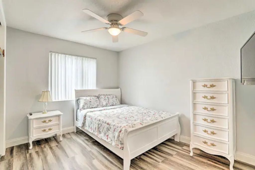 Photo of Bedroom in Golden Glades