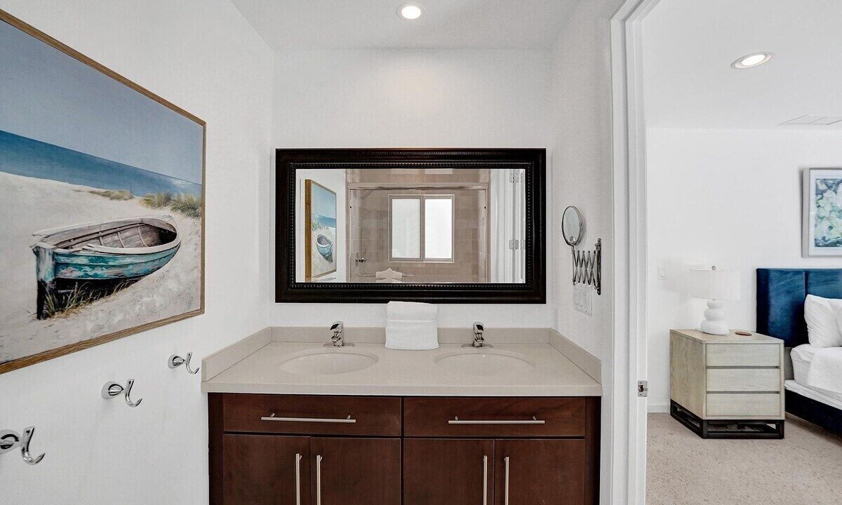 Photo of Bathroom in Dolphin Isles