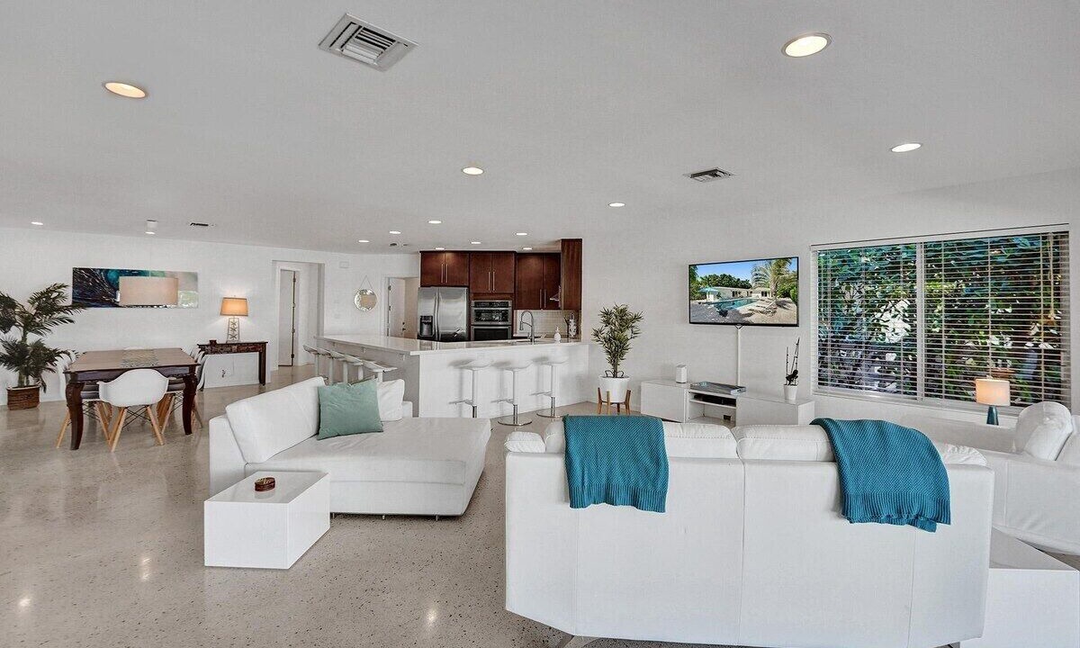 Photo of Livingroom in Dolphin Isles